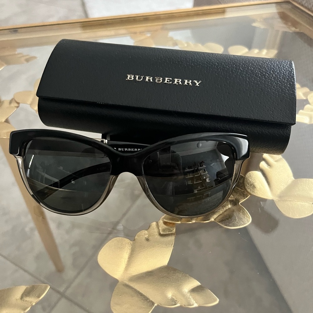 Burberry sunglasses with case